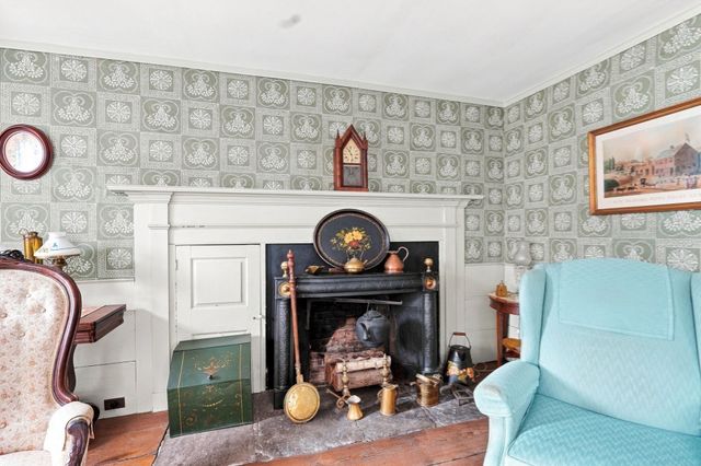 478 Neck Road, Rochester, MA 02770