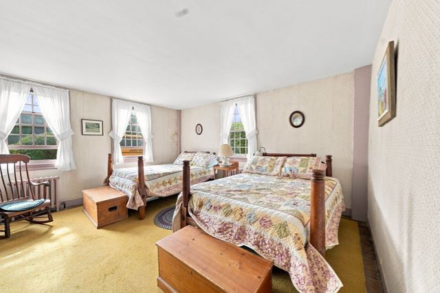 478 Neck Road, Rochester, MA 02770