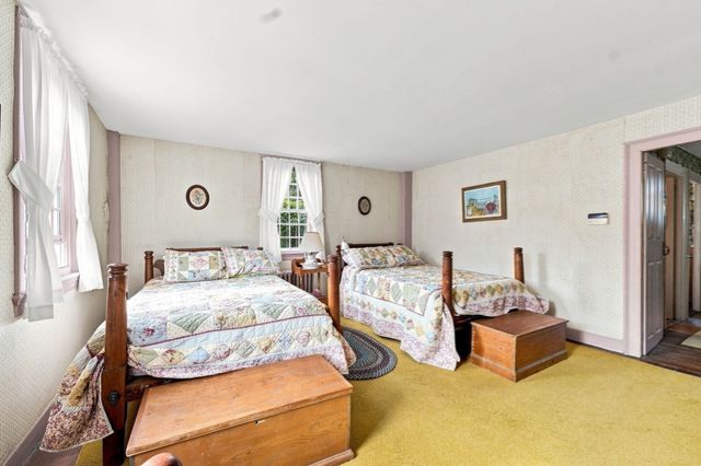 478 Neck Road, Rochester, MA 02770