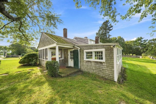 478 Neck Road, Rochester, MA 02770