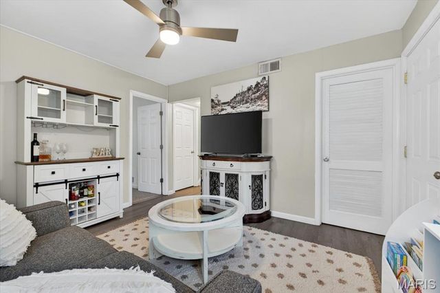 303 Ranch Drive, Manchester, MO 63011