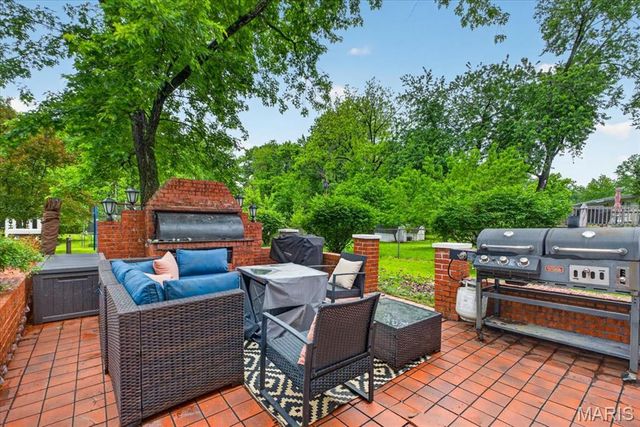 303 Ranch Drive, Manchester, MO 63011