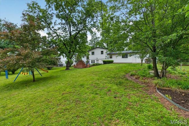 303 Ranch Drive, Manchester, MO 63011