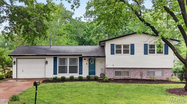 303 Ranch Drive, Manchester, MO 63011