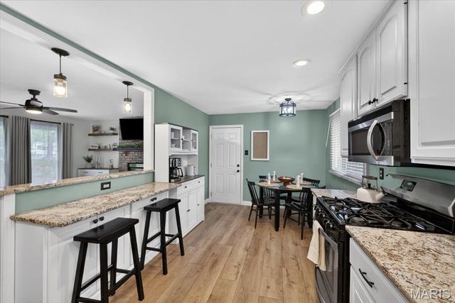 303 Ranch Drive, Manchester, MO 63011
