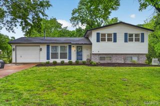 303 Ranch Drive, Manchester, MO 63011