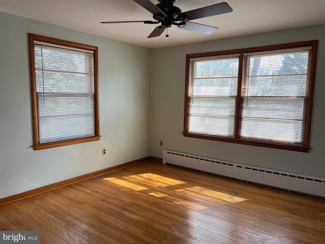 102 OAK DR, Annapolis, MD 21403