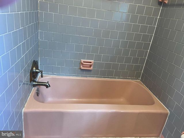 102 OAK DR, Annapolis, MD 21403