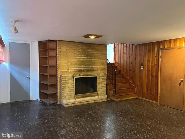 102 OAK DR, Annapolis, MD 21403