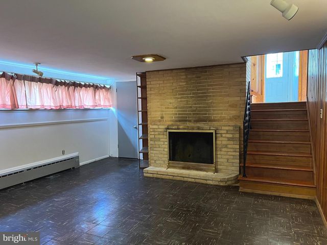 102 OAK DR, Annapolis, MD 21403