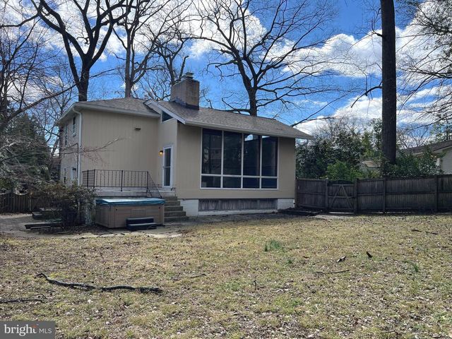 102 OAK DR, Annapolis, MD 21403