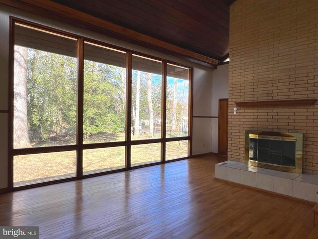 102 OAK DR, Annapolis, MD 21403