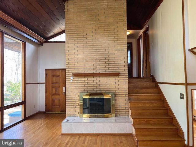 102 OAK DR, Annapolis, MD 21403