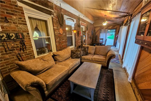 221 Mccaughtry Run Rd, Darlngtn Twp, PA 16115