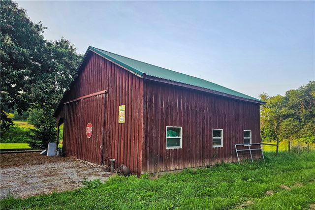 221 Mccaughtry Run Rd, Darlngtn Twp, PA 16115