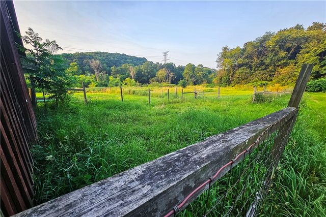 221 Mccaughtry Run Rd, Darlngtn Twp, PA 16115