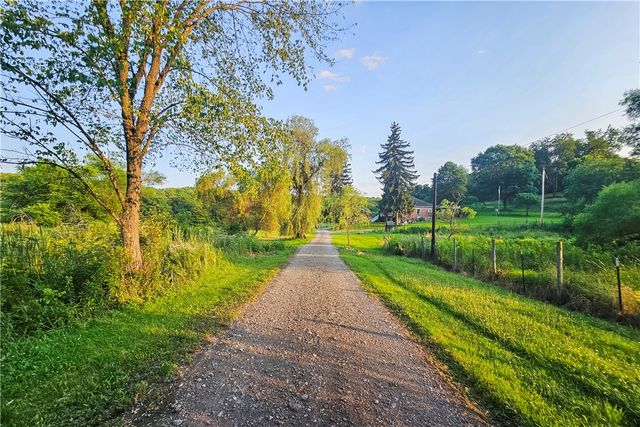 221 Mccaughtry Run Rd, Darlngtn Twp, PA 16115