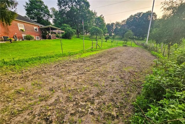 221 Mccaughtry Run Rd, Darlngtn Twp, PA 16115