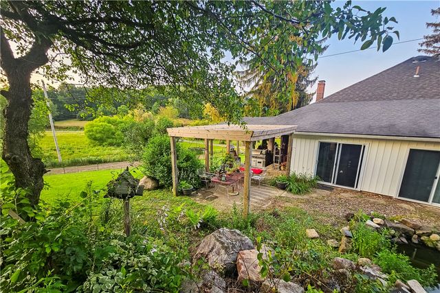 221 Mccaughtry Run Rd, Darlngtn Twp, PA 16115