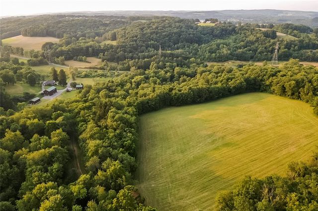 221 Mccaughtry Run Rd, Darlngtn Twp, PA 16115