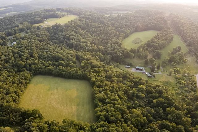 221 Mccaughtry Run Rd, Darlngtn Twp, PA 16115