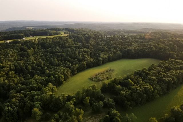 221 Mccaughtry Run Rd, Darlngtn Twp, PA 16115