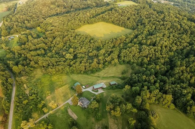 221 Mccaughtry Run Rd, Darlngtn Twp, PA 16115