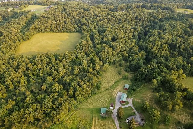 221 Mccaughtry Run Rd, Darlngtn Twp, PA 16115