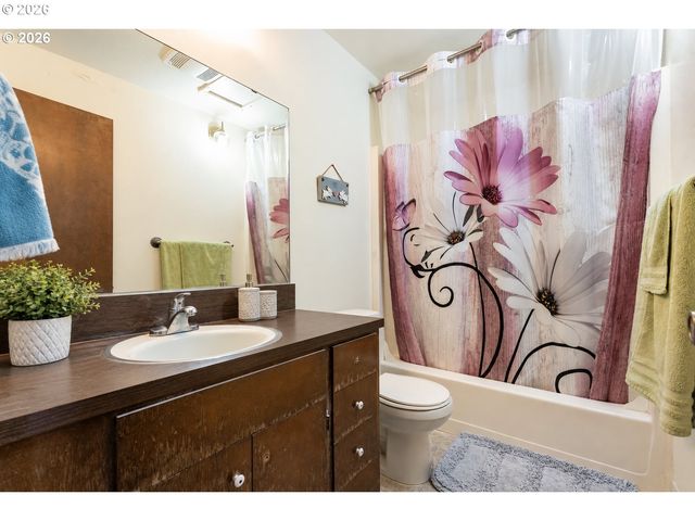 220 Se 28TH Ave, Hillsboro, OR 97123