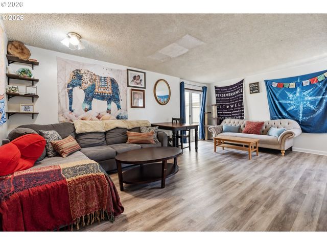 220 Se 28TH Ave, Hillsboro, OR 97123