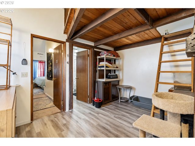 220 Se 28TH Ave, Hillsboro, OR 97123