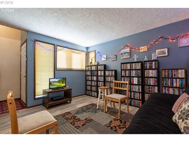 220 Se 28TH Ave, Hillsboro, OR 97123