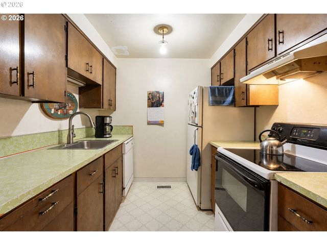 220 Se 28TH Ave, Hillsboro, OR 97123