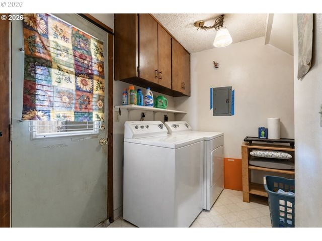 220 Se 28TH Ave, Hillsboro, OR 97123