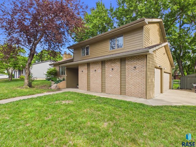5600 W Pebble Creek Rd Road, Sioux Falls, SD 57106