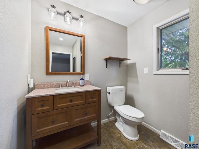5600 W Pebble Creek Rd Road, Sioux Falls, SD 57106