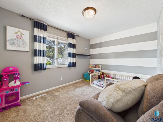 5600 W Pebble Creek Rd Road, Sioux Falls, SD 57106