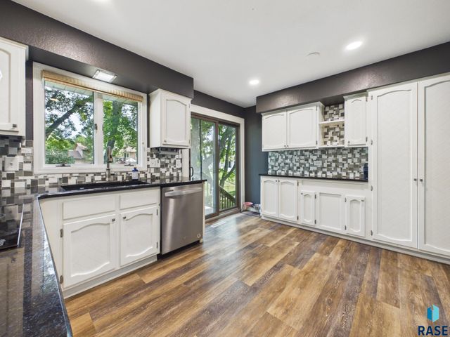 5600 W Pebble Creek Rd Road, Sioux Falls, SD 57106