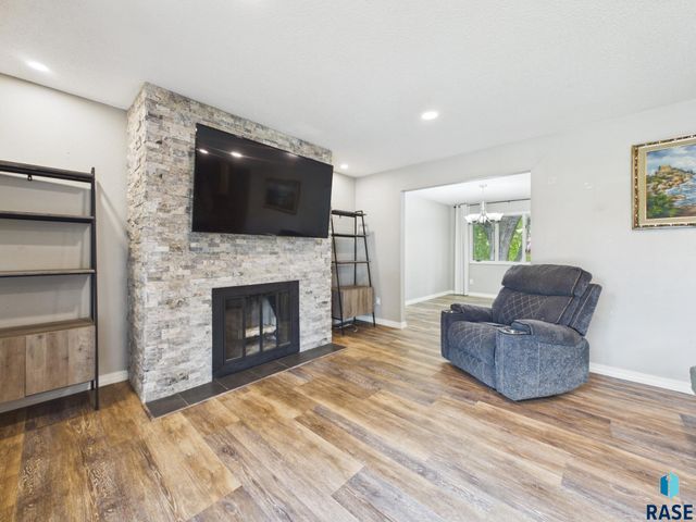 5600 W Pebble Creek Rd Road, Sioux Falls, SD 57106