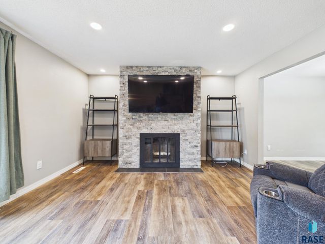 5600 W Pebble Creek Rd Road, Sioux Falls, SD 57106