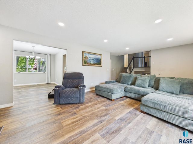 5600 W Pebble Creek Rd Road, Sioux Falls, SD 57106