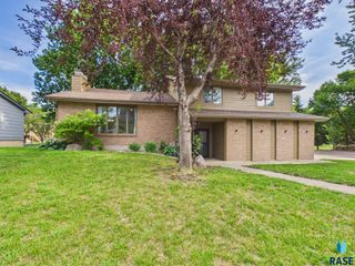 5600 W Pebble Creek Rd Road, Sioux Falls, SD 57106