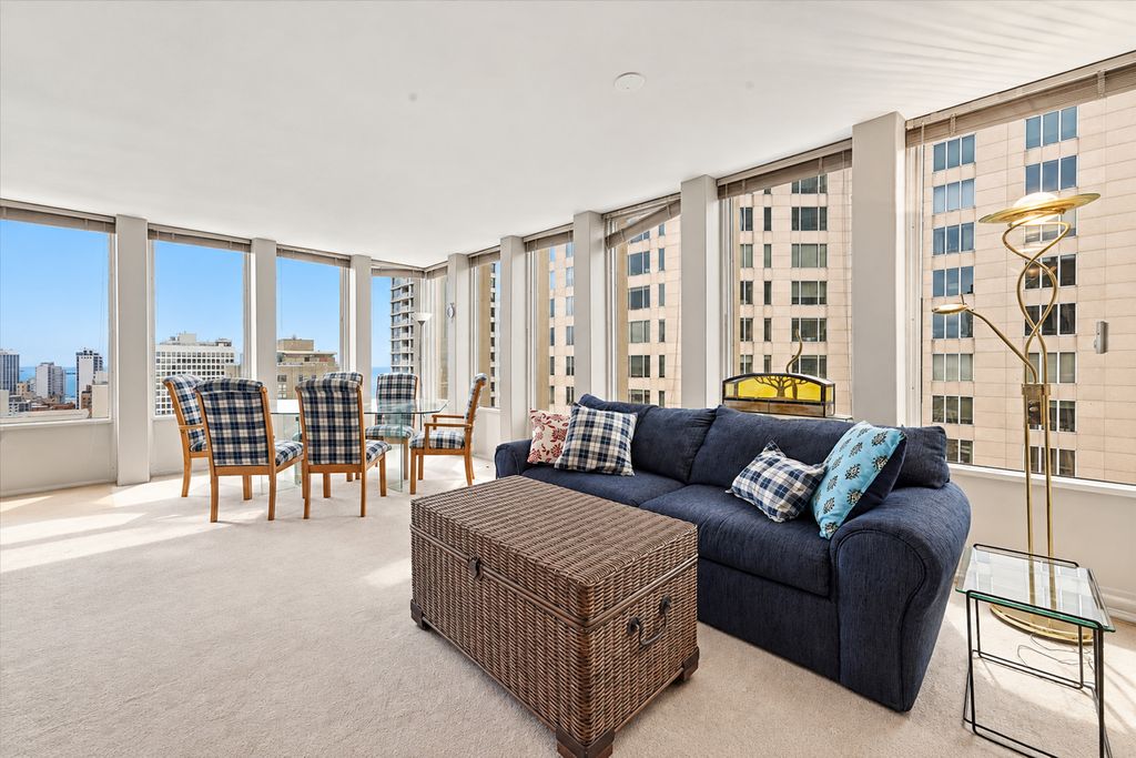 100 E Walton Street 42B, Chicago, IL 60611 — photo 2