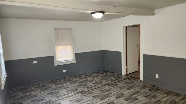 413 N Avenue D Ave, Waelder, TX 78959
