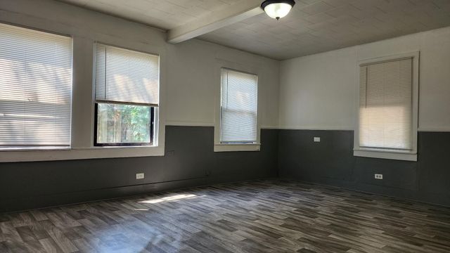 413 N Avenue D Ave, Waelder, TX 78959
