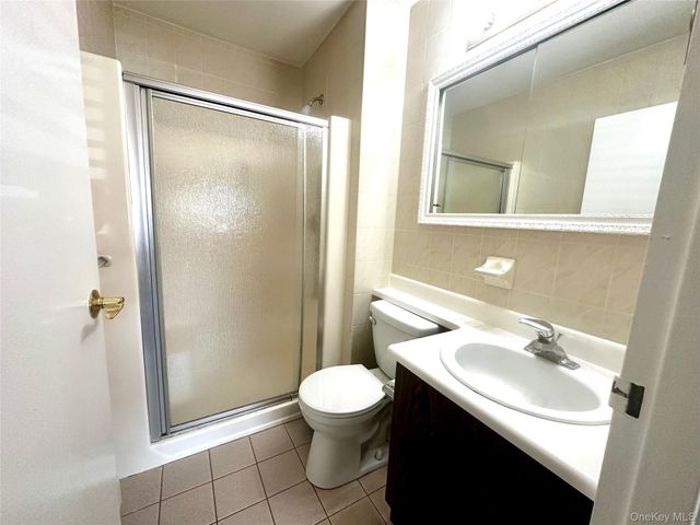 42 Freemont Lane, Coram, NY 11727