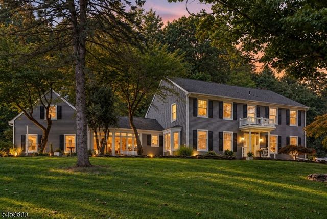 6 Fawn Ridge Rd, Clinton Twp., NJ 08833