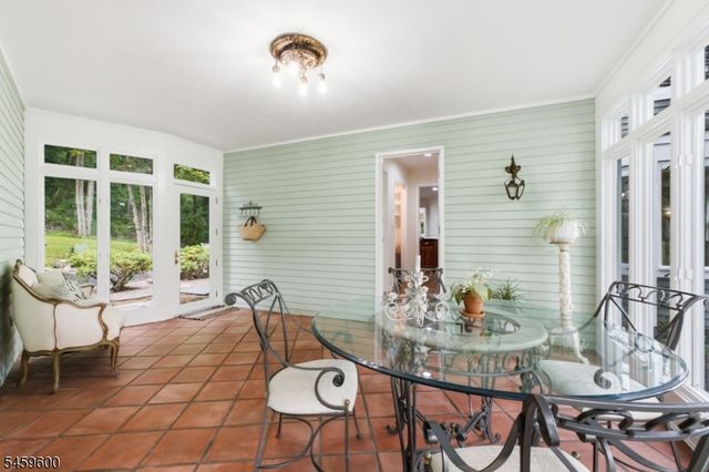 6 Fawn Ridge Rd, Clinton Twp., NJ 08833
