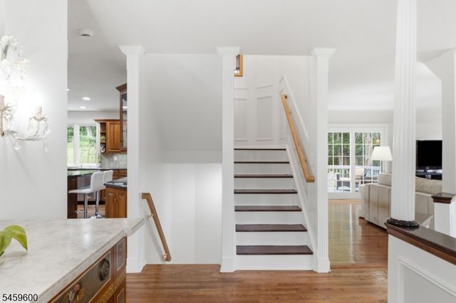 6 Fawn Ridge Rd, Clinton Twp., NJ 08833