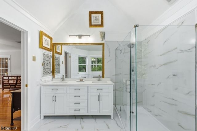 6 Fawn Ridge Rd, Clinton Twp., NJ 08833